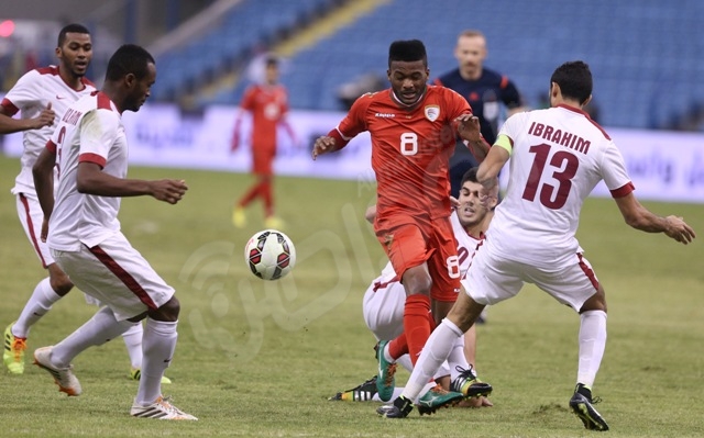 شاهد اللقطات الأولى من لقاء المنتخب القطري و المنتخب العماني