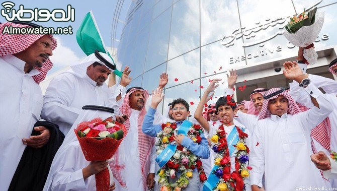 بالصور.. استقبال حافل للخوارزمي الصغير عبدالملك الأسمري