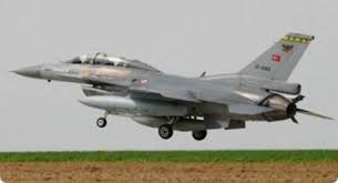 أنباء عن تحطم طائرة F-16 تركية قرب الحدود السورية