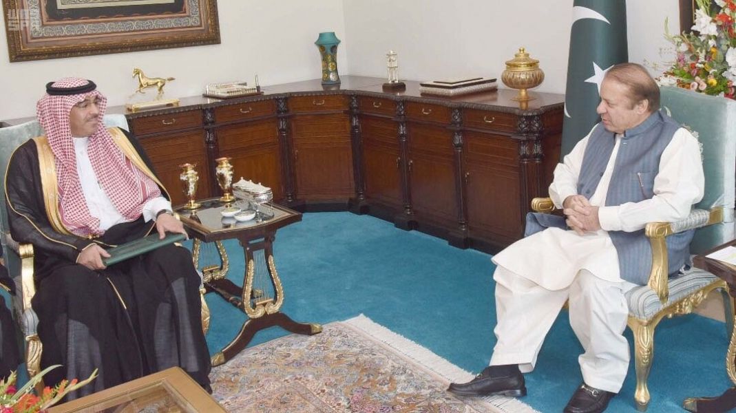 الملك يوجه دعوة لرئيس الوزراء الباكستاني للمشاركة في القمة العربية الإسلامية الأمريكية