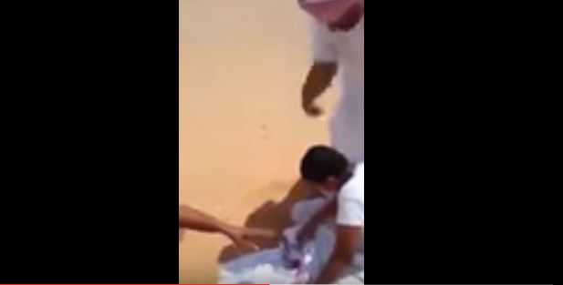 بالفيديو.. إنقاذ مواطن وأولاده من الموت عطشًا في صحراء الهلالي بعرعر