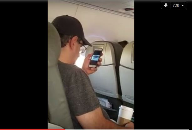 بالفيديو.. ذُعر على متن طائرة بعد اِستعراض راكب لمقطع أحداث سبتمبر