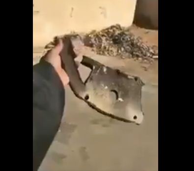 بالفيديو .. بقايا صاروخ الحوثي على الرياض بعد تدميره في الجو