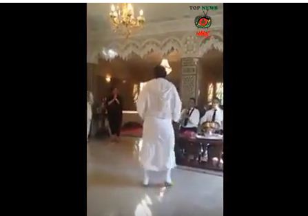 رقص مغربي مثير للجدل