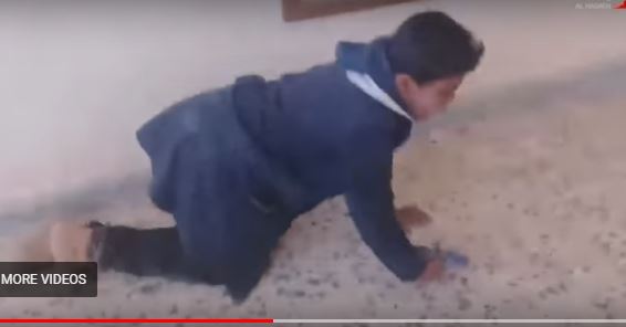 فيديو يوثق سلوكًا مستهجنًا بين معلم وتلاميذه في ليبيا