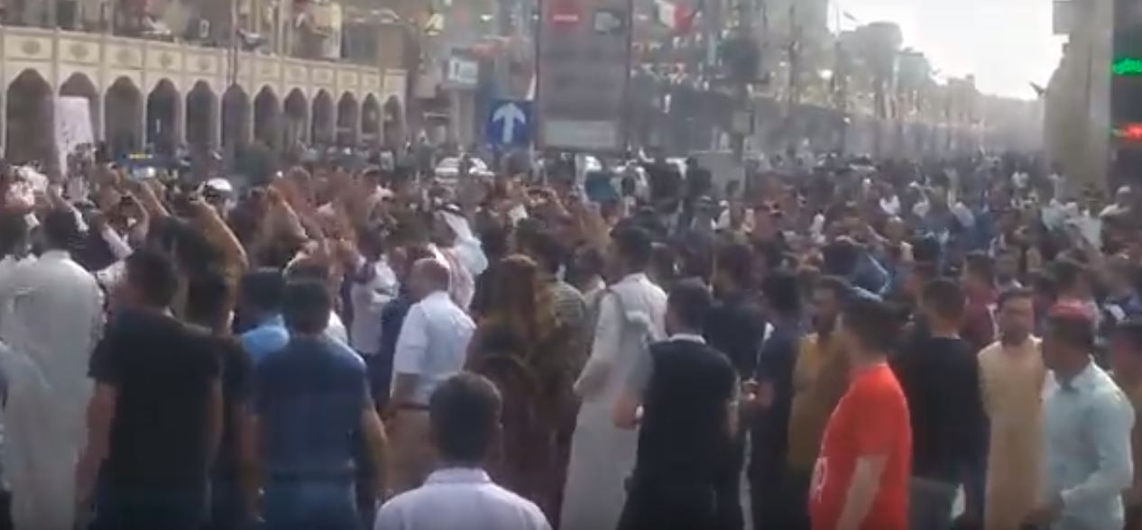 بالفيديو.. انتفاضة شعبية في مختلف مدن الأحواز ضد انتهاكات النظام الإيراني