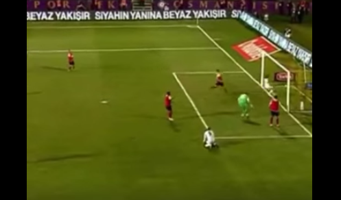 #تيوب_المواطن:مهاجم سنغالي يُسجل هدف غريب في الدوري التركي