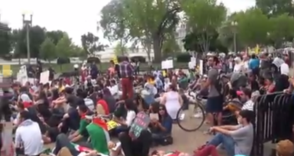 بالفيديو..مظاهرات أمام “البيت الأبيض” من أجل “غزة”