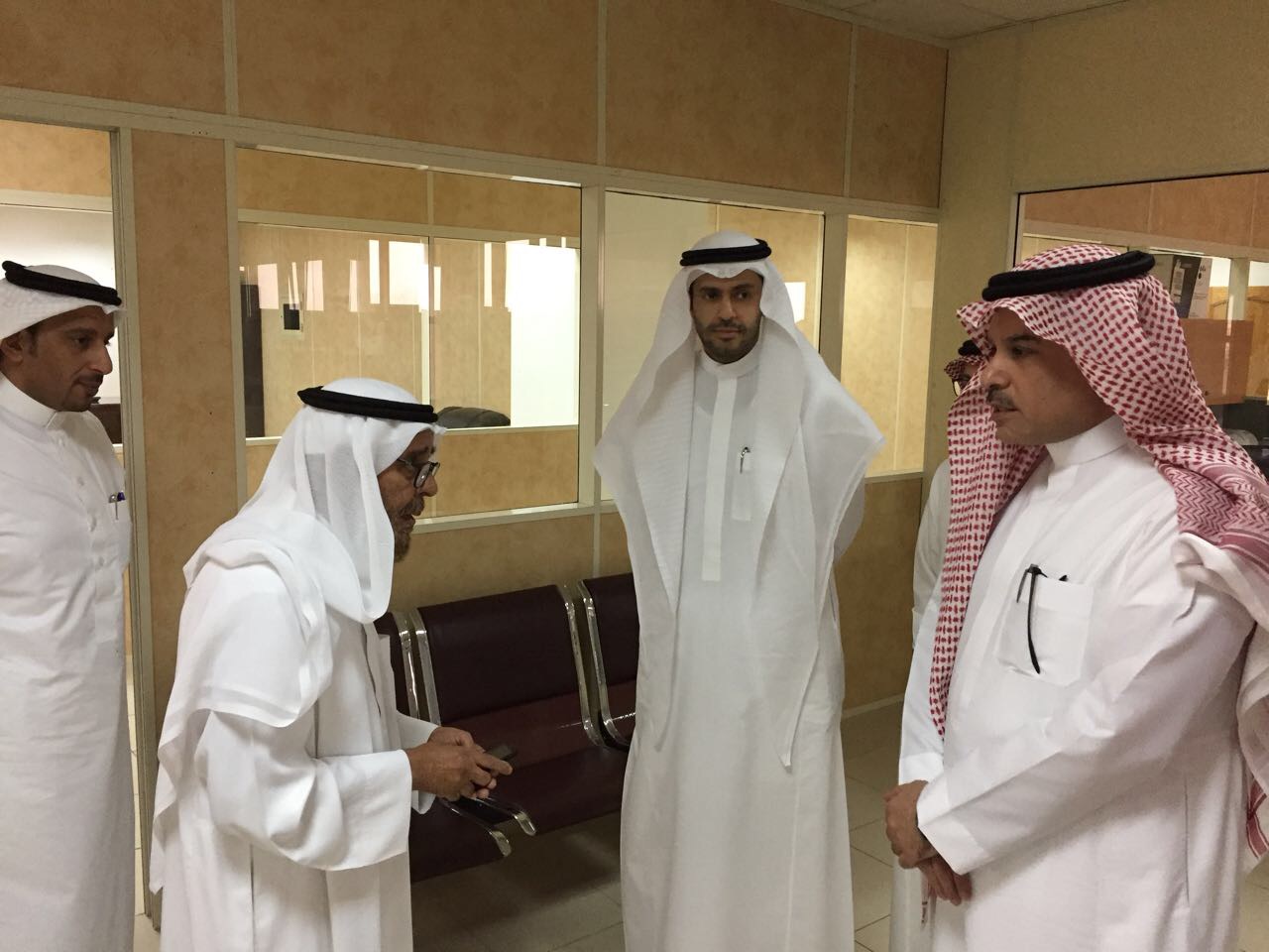 مسؤولو المالية يزورون فرع مكة المكرمة لتلمس احتياجات المواطنين