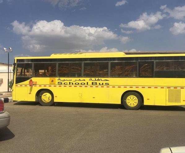 تعليم المدينة يرد على صور الحافلة المدرسية المُحملة بالحطب