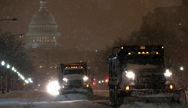عاصفة ثلجية تلغي جلسات الكونغرس الأمريكي في واشنطن