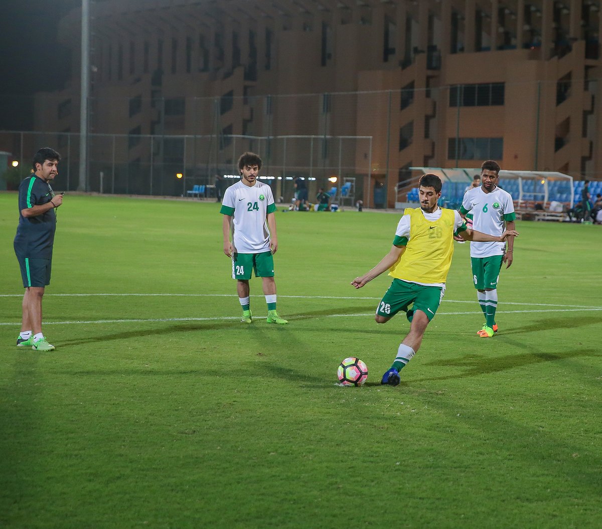 حارس المنتخب يطلب الدعم الفوري