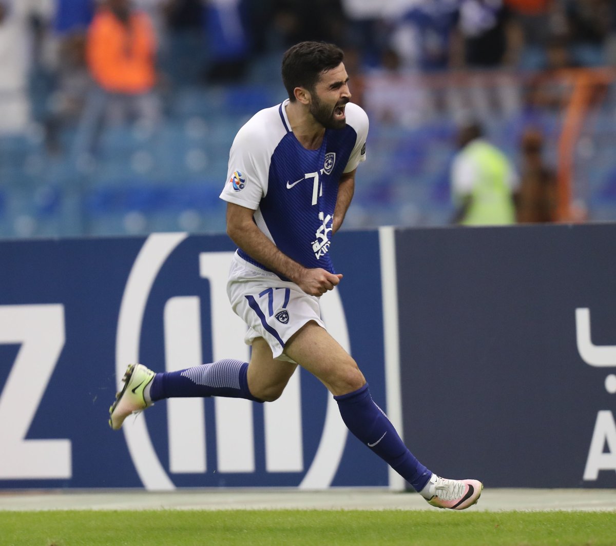 عمر خربين يحصد جائزة أفضل لاعب في آسيا