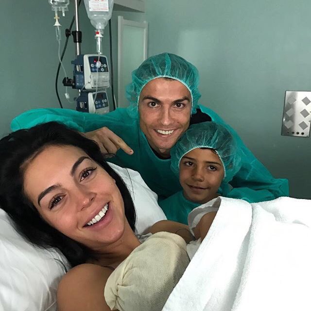 Cristiano Ronaldo يُعلق على طفلته الرابعة