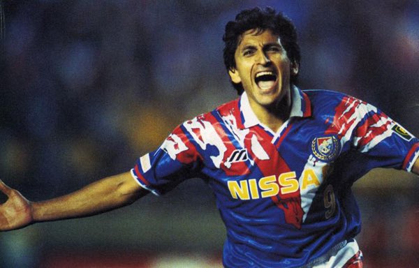 جماهير يوكاهاما الياباني تساند الهلال .. والسبب دياز