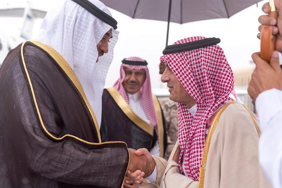 وزير خارجية الكويت يصل الرياض والجبير يستقبله