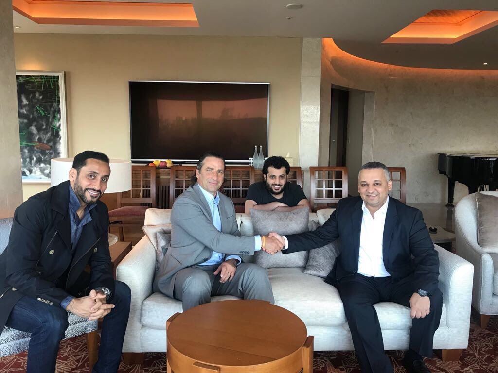 ماذا قدم أنطونيو بيزي مع منتخب تشيلي قبل قيادة الأخضر؟