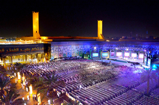ورشة عمل في قصر الحكم استعداداً للاحتفال بعيد الرياض الرسمي