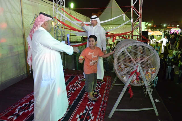 سيدة تفوز بسيارة في ختام “مهرجان الكعكية الرمضاني”