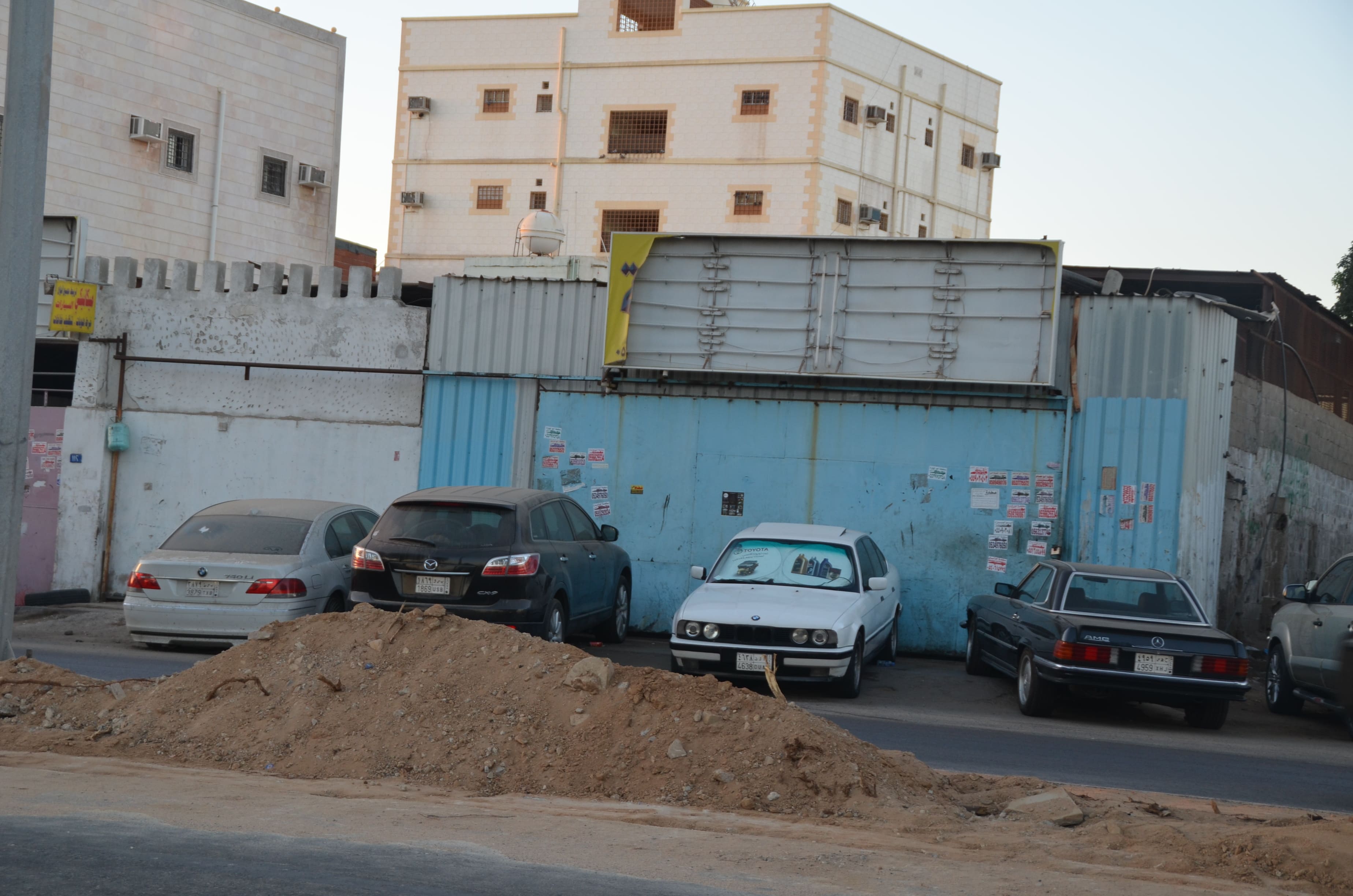 أمانة جدة تغلق 200 ورشة لإصلاح السيارات في بني مالك