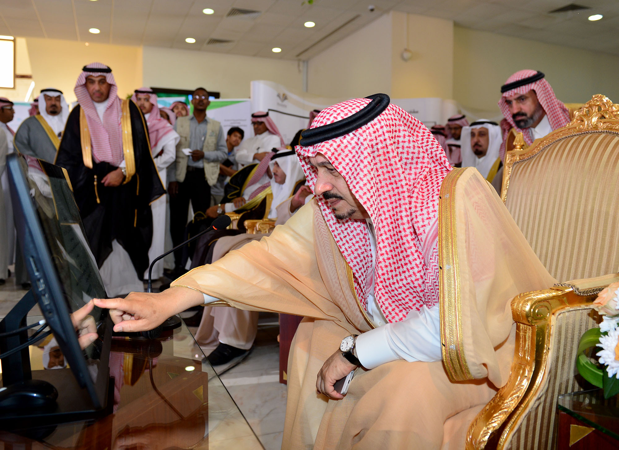 أمير #الرياض يدشن مشروعات بـ3.4 مليارات بـ #الخرج