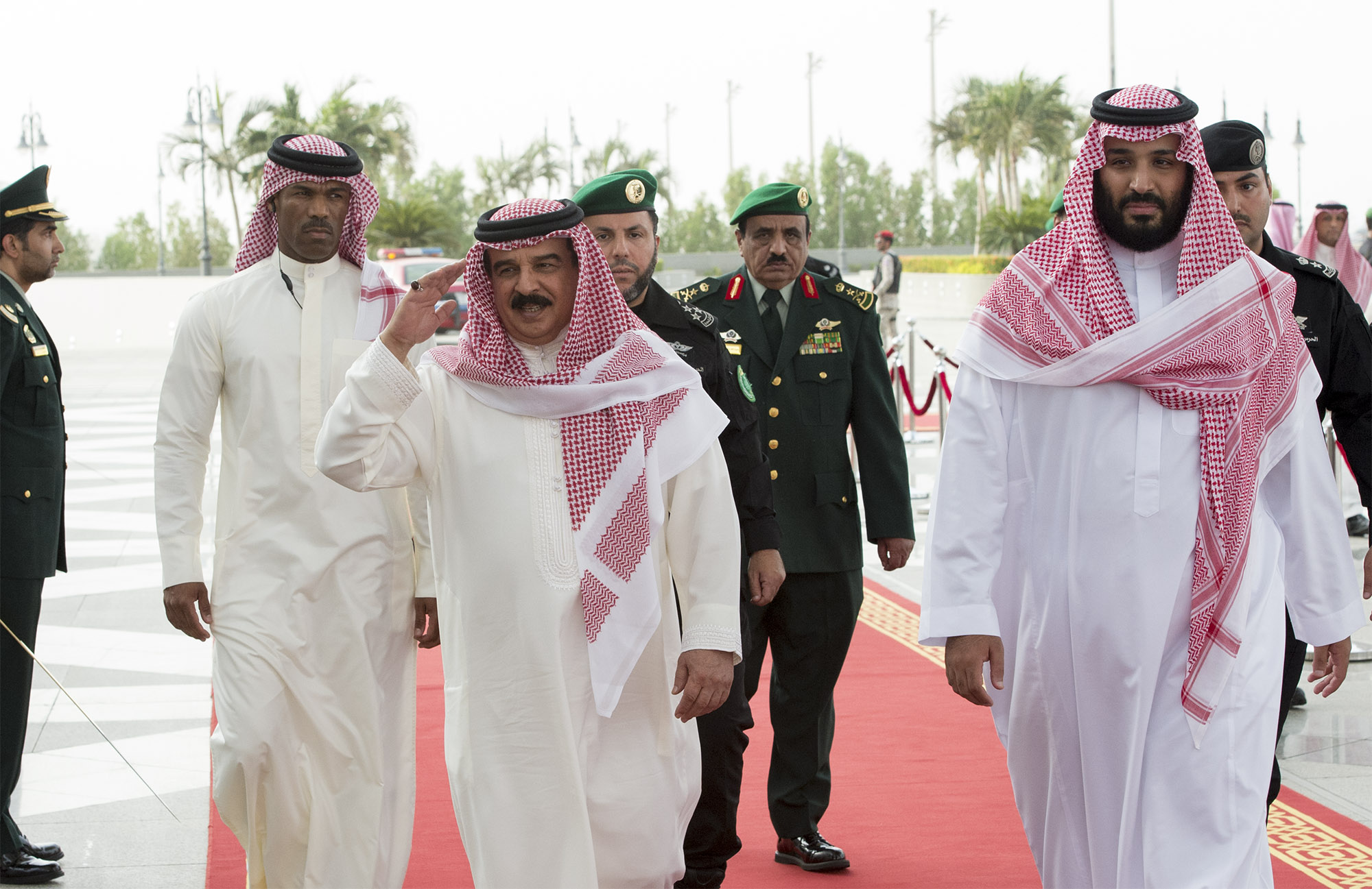ملك البحرين: العالم الإسلامي بأسره يقف مع المملكة في تصديها للإرهاب