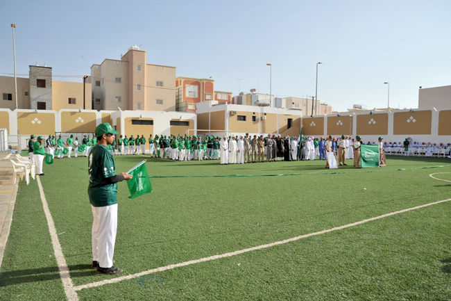 العريدان يرعى اليوم الوطني في ثانوية الفيصل بخميس مشيط