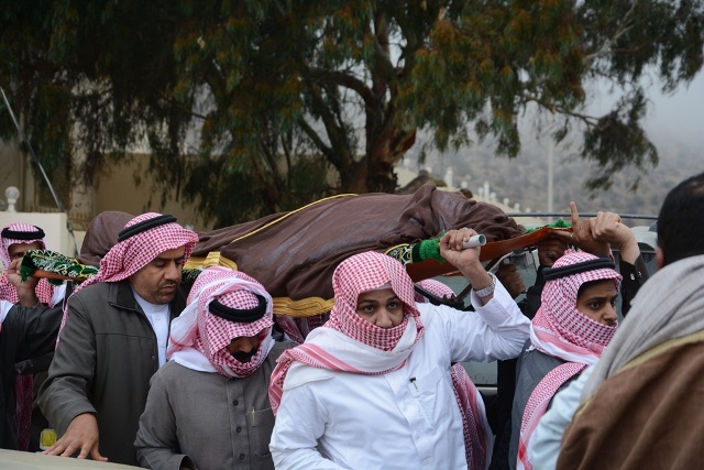 بالصور.. مثقفو ومسؤولو الباحة يشيعون الأديب الصقاعي