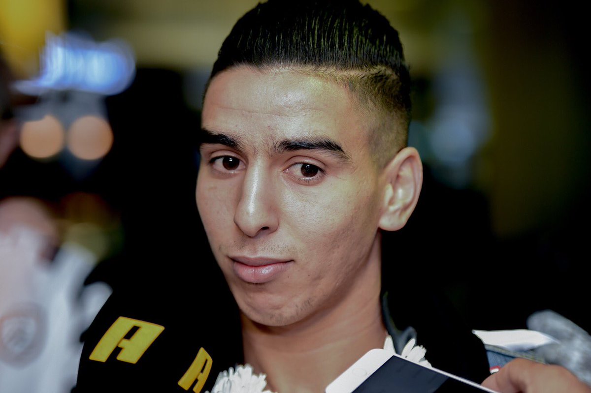 بالصور .. وصول مؤيد اللافي إلى الرياض للانضمام إلى الشباب