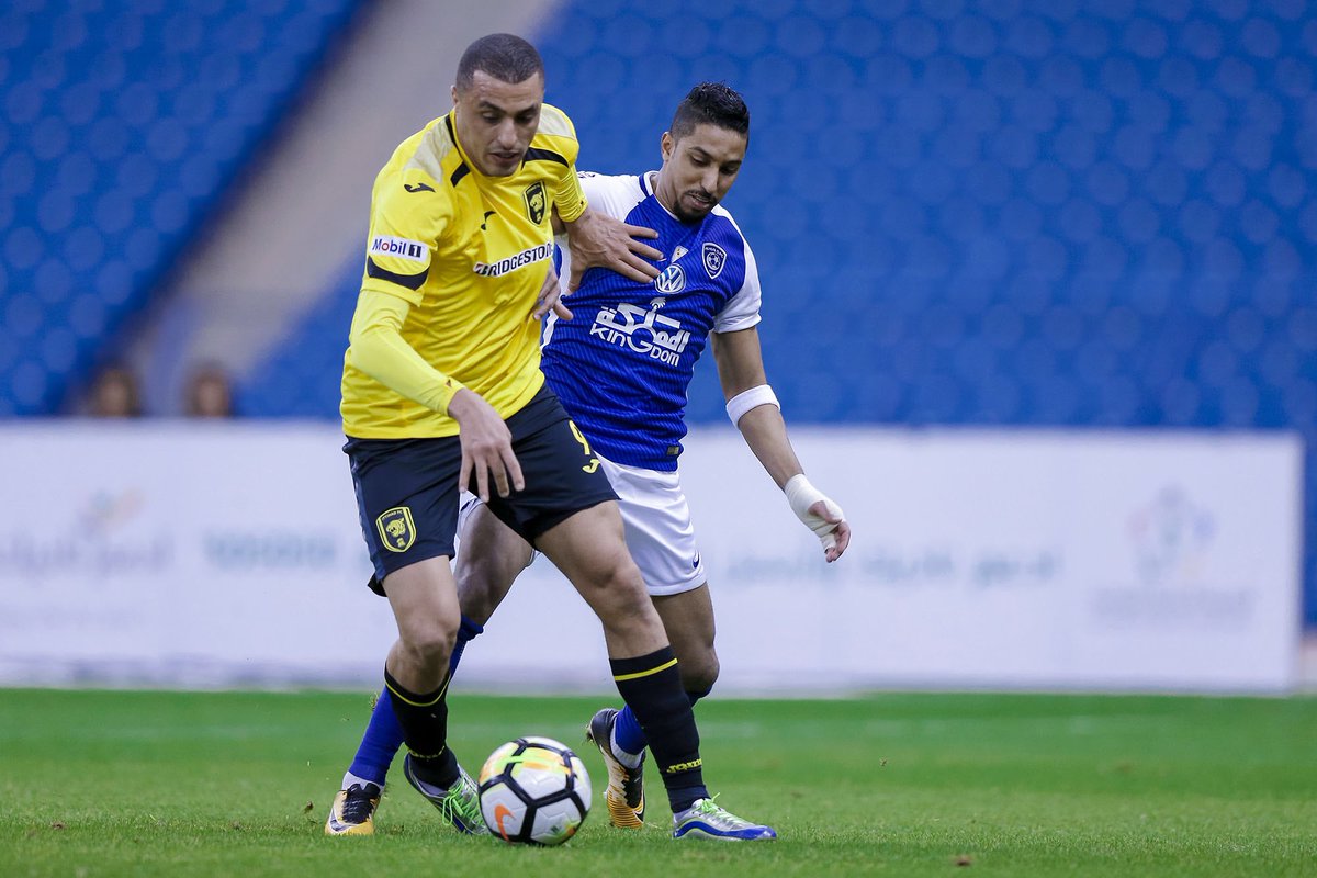 بالفيديو .. شاهد كيف أهدر العكايشي أهدافاً محققة في مرمى الهلال؟