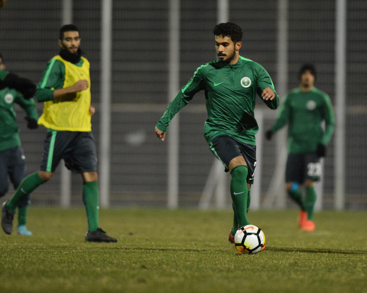 بالفيديو .. لاعبو الأخضر يغادرون إلى ملعب كونشان لمواجهة ماليزيا