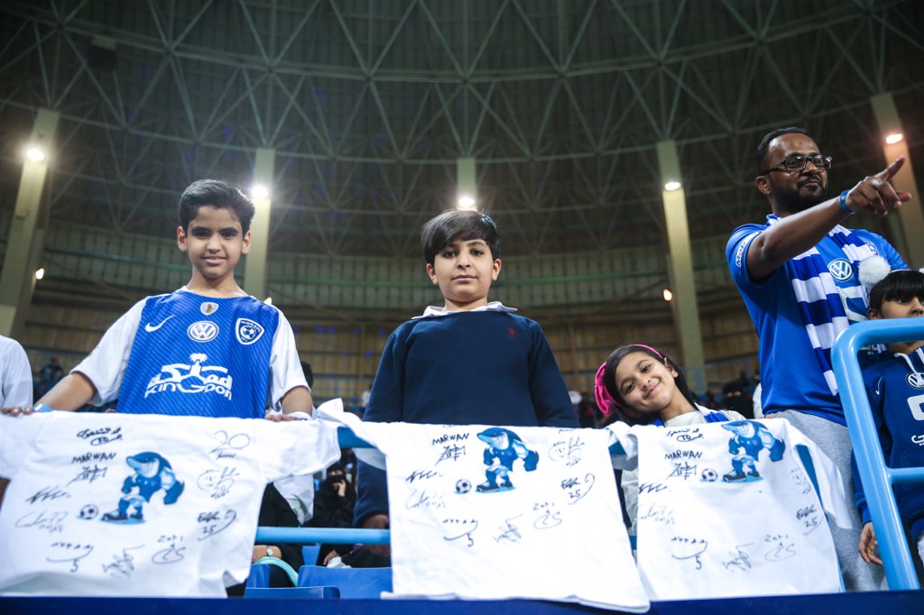 بالفيديو.. شاهد الحضور الجماهيري في مباراة الهلال والعين