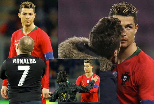 بالصور والفيديو.. هذا ما تعرض له رونالدو خلال مباراة هولندا والبرتغال