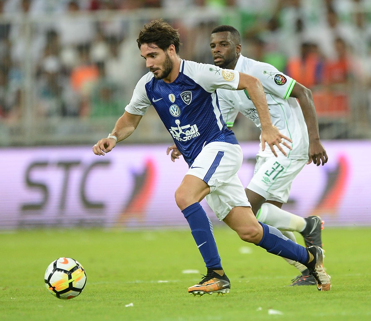 الهلال أجبر النادي الأهلي على تحقيق هذا الأمر