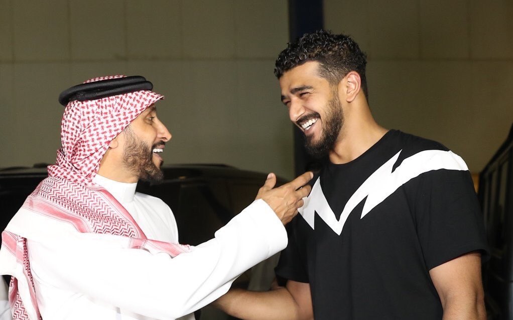 الهلال يُمدد عقدي المعيوف ونواف العابد