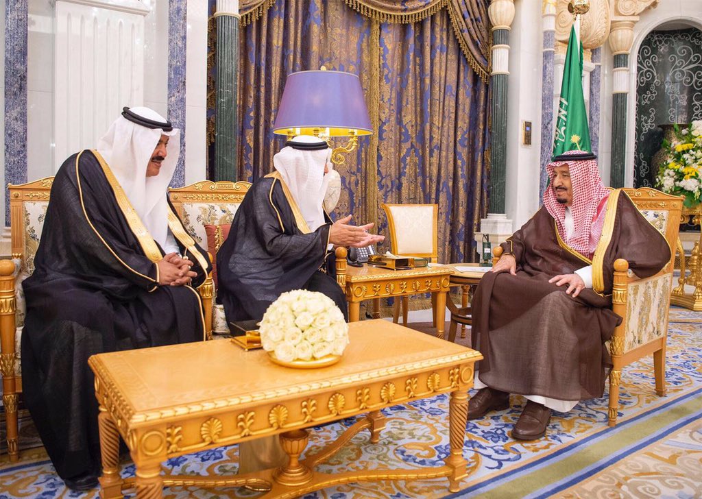 الملك يستقبل رئيس وأعضاء مجلس أمناء مركز الملك عبدالعزيز للحوار الوطني
