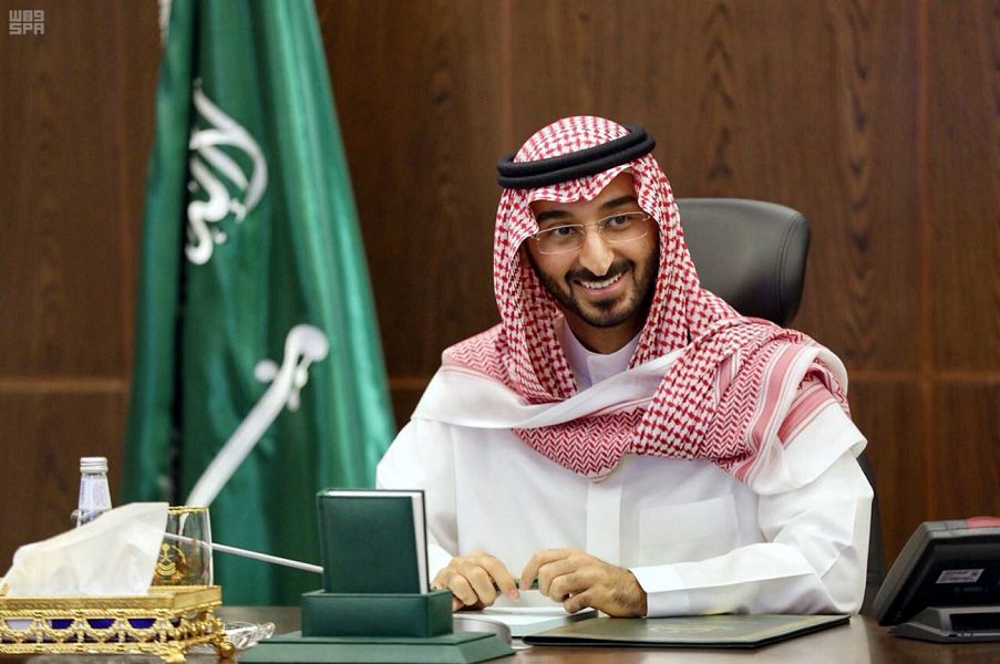 عبدالله بن بندر يعتمد الهوية الجديدة لمنتدى مكة الاقتصادي