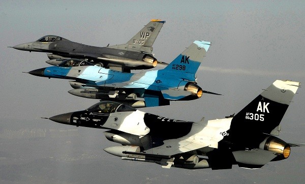 مقاتلات “أف 16” هولاندية تعترض طائرة أمريكية حلقت فوق قمة “لاهاي”