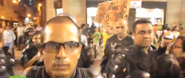 بالفيديو .. شرطة البرازيل تضبط المتظاهرين بـ”النظارة الذكية”