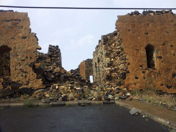 الإهمال يهدد قلعة “شمسان” التاريخية بأبها