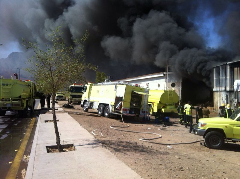 اندلاع حريق في ثلاثة مستودعات بمنطقة الخليل بالمدينة المنورة