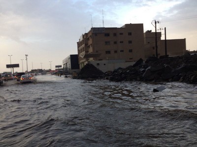 أمطار مصحوبة بالبرد على أبها وخميس مشيط