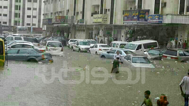 شاهد بالصور ..العاصمة المقدسة بعد أمطار الجمعة