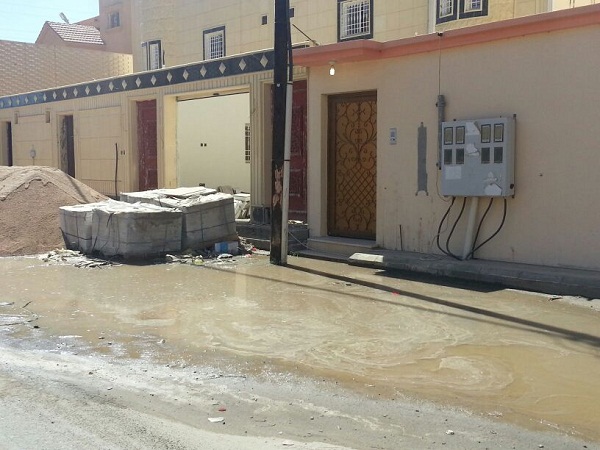 أهالي حي “بن جارالله” يطالبون بمشروع لتصريف مياه السيول