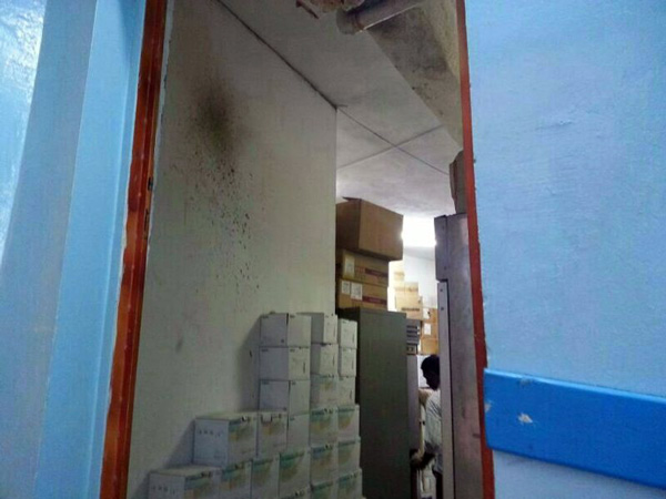 تسريبات الصرف تهدد مختبر مستشفى فيفا