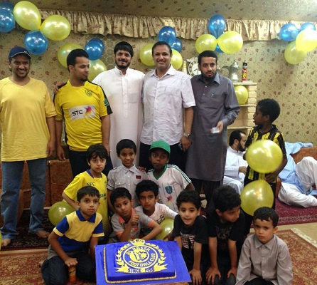 معلم بالمدرسة السعودية في باكستان يحتفل بفوز العالمي