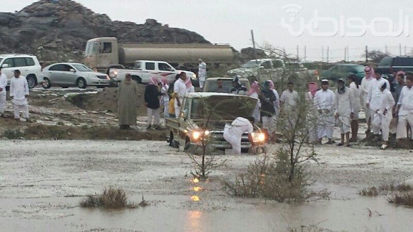 بالصور.. الأمطار والثلوج تزين “عسير”