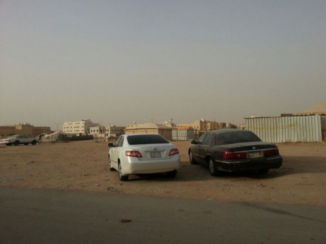 أهالي “نسيم الرياض” يطالبون البلدية بإزالة المخيمات