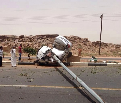 مصرع أم وطفلها وإصابة الأب في حادث مروري بأحد رفيدة