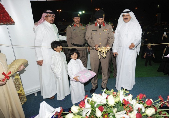 افتتاح معرض نزلاء سجون عسير بمهرجان أبها للتسوق